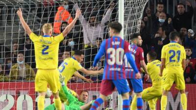 Lucas Pérez - La Liga: Barcelona's Top-Four Finish In Danger After Shock Defeat By Cadiz - sports.ndtv.com