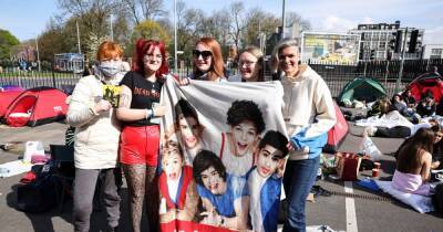 "I’ve been here since Saturday": Fans have camped out all bank holiday weekend for Louis Tomlinson - manchestereveningnews.co.uk - Manchester - Germany -  Paris -  Berlin