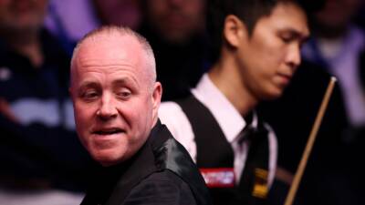John Higgins trails Thepchaiya Un-Nooh in World Championship first round after eventful session of doubles and centuries
