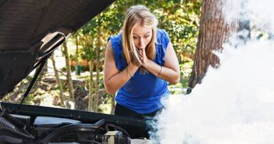 Humo blanco o negro en el coche: cómo interpretar las alertas de averías