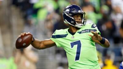 Russell Wilson - Denver Broncos - Report: Seahawks bring back Smith on one-year deal - tsn.ca - New York -  New York - Los Angeles -  Seattle - county Smith - state West Virginia