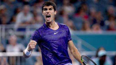 Hubert Hurkacz - Rafa Nadal - Casper Ruud - Carlos Moyá - David Ferrer - Alcaraz gana al campeón Hurkacz para meterse en la final - en.as.com