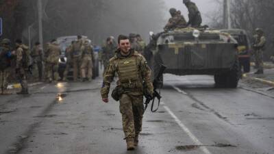 Ukraine war: Russians 'have advantage in east and south and could encircle Kyiv forces'