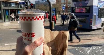 Five Guys at Piccadilly Station? I went on a journey to Platform 14 to see if Manchester’s newest burger joint lives up to the hype - manchestereveningnews.co.uk - Britain - Manchester - Usa