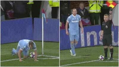 Alex Ferguson - Charlie Adam - The worst corner ever? Charlie Adam for Stoke vs Burnley - givemesport.com - Britain - Manchester - Scotland -  Stoke