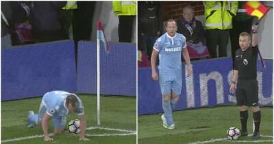 Alex Ferguson - Charlie Adam - Charlie Adam took the worst corner in Premier League history and it's absolutely hilarious - msn.com - Britain - Manchester - Scotland -  Stoke