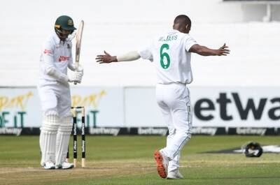 Butterfingers dog Proteas as tigerish Bangladesh again show fight at Kingsmead