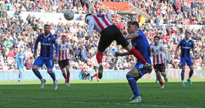 Nathan Broadhead strikes late to sink Gillingham and send Sunderland back into play-off places