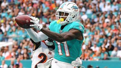 Source - New England Patriots acquire WR DeVante Parker in trade with Miami Dolphins
