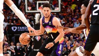 Phoenix Suns' Devin Booker exits Game 2 vs. New Orleans Pelicans with hamstring tightness