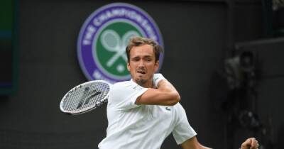 Wimbledon will ban Russian and Belarusian tennis players over Putin's invasion