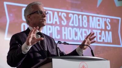 Tom Renney steps down as CEO of Hockey Canada, to be replaced by Scott Smith