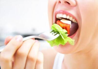 Problemas que pueden producirse por no masticar bien los alimentos - Mejor con Salud