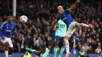Richarlison snatches massive late point for Everton