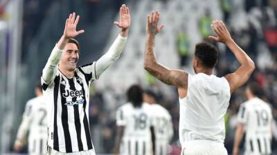 Federico Bernardeschi - Bernardeschi and Danilo send Juve through to Coppa final - channelnewsasia.com - Serbia - Italy - county Florence