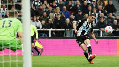 Almiron magic keeps in-form Magpies soaring