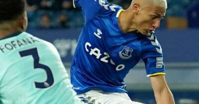 Richarlison rescues point for Everton