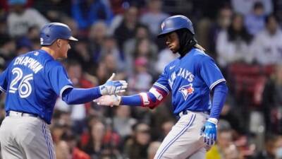 Tapia's homer lifts Jays past Red Sox