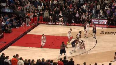 101-101, en la prórroga y con sólo 2" de tiempo: vean lo que hace desde sus 2,13 de altura - en.as.com - Madrid