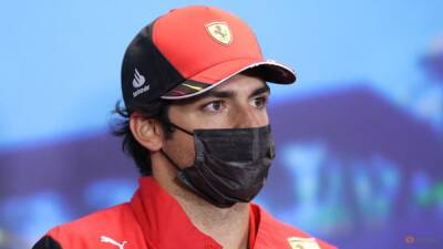 Sainz to race for Ferrari until 2024