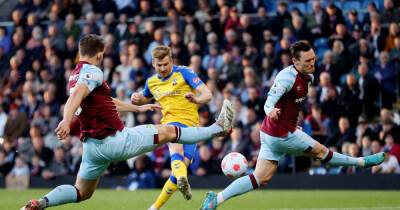 Soccer-Burnley keep pressure on Everton with win over Saints