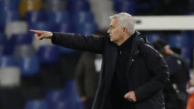 Mourinho returns to Inter looking to derail title bid