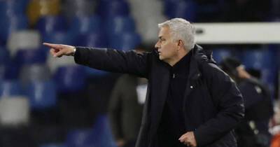 Soccer-Mourinho returns to Inter looking to derail title bid