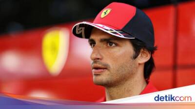 Charles Leclerc - Carlos Sainz-Junior - Formula 1: Carlos Sainz Lanjut di Ferrari Sampai 2024 - sport.detik.com