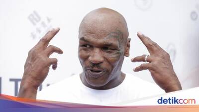 Mike Tyson - Detik-detik Mike Tyson Pukulin Penumpang di Pesawat - sport.detik.com - county Miami - San Francisco -  San Francisco