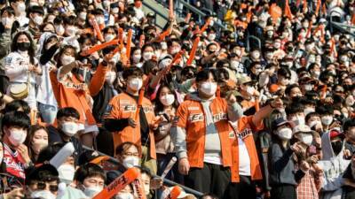 South Korean sports fans can roar again after COVID-19 bans lifted