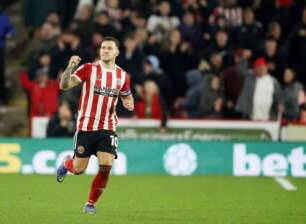 “Makes me smile and proud” – Billy Sharp sends message to supporters after new Sheffield United deal announced