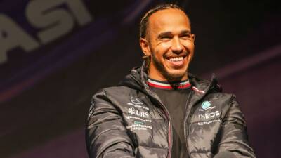 Lewis Hamilton - Serena Williams - Josh Harris - David Blitzer - Martin Broughton - Lewis Hamilton on Chelsea bid: I was made to support Arsenal - espn.com - Manchester