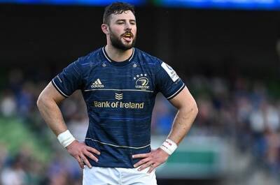 Irish centre Henshaw signs contract extension