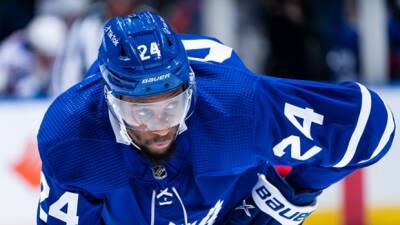 Maple Leafs' Simmonds, Clifford fined for actions vs. Bolts