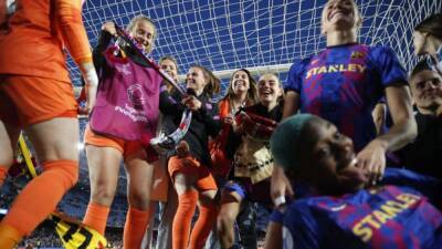 Alexia Putellas - Aitana Bonmatí - Jennifer Hermoso - Jill Roord - Women's crowd record broken again as Barcelona beat Wolfsburg in Champions League - channelnewsasia.com