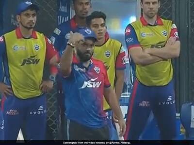 Rishabh Pant Leads Protest, Asks Batters To Come Off Over No-Ball Controversy