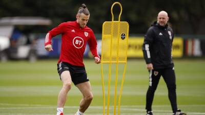 Aaron Ramsey - Rob Page - Rob Page, seleccionador de Gales: "Hablo con Bale y adapto los entrenamientos" - en.as.com