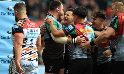 Marcus Smith - Alex Dombrandt - Louis Lynagh - Steve Borthwick - Andre Esterhuizen leaves it late to help Harlequins sink leaders Leicester - theguardian.com - county Wayne - county Barnes