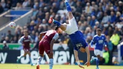 Leicester held to goalless draw by Aston Villa