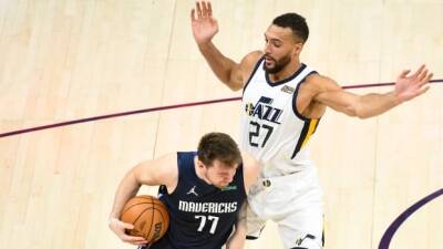 Jazz beat Mavericks in tight game to tie playoff series, spoil Doncic's return