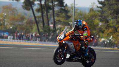 Rookie Walchhutter plays the EWC pain game but Motobox Kremer Racing out of luck