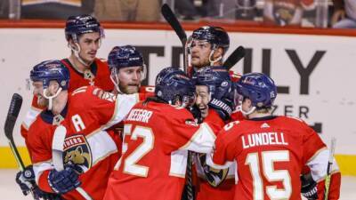 Claude Giroux - Jack Campbell - Aleksander Barkov - Steven Stamkos - NHL roundup: Panthers win 13th straight game - channelnewsasia.com - Florida - state New Jersey -  Nashville - county Mitchell - county Bay