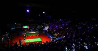 Stuart Bingham - Mark Allen - Stephen Hendry - World Snooker Championship 2022 match halted due to medical emergency in Crucible crowd - msn.com - Scotland -  Sheffield - county Taylor -  Wilson