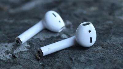 Los ucranianos rastrean la posición de tropas rusas usando AirPods de Apple - en.as.com - Russia - Ukraine - Belarus