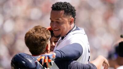 Cabrera reaches 3,000-hit mark, Tigers rout Rockies