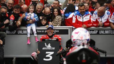 MotoGP | Crítico Aleix: "No entiendo la conducción de Álex Márquez"