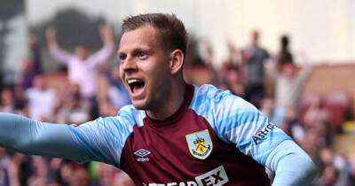 Bruno Lage - Sean Dyche - Matej Vydra - Nathan Collins - Connor Roberts - Jesse Marsch - Mike Jackson - Burnley revival continues as Vydra seals win over Wolves - msn.com