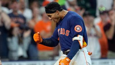 Pena's two-run homer in 10th has Astros walk off Blue Jays
