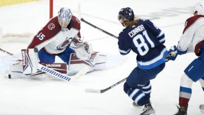 Jets score four unanswered to beat Avalanche
