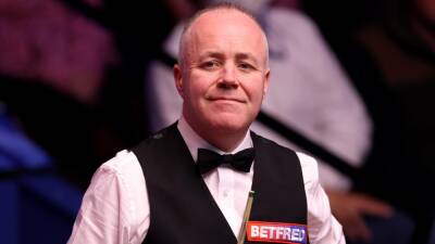 John Higgins sees off Noppon Saengkham to reach first World Championship quarter-final for three years at the Crucible